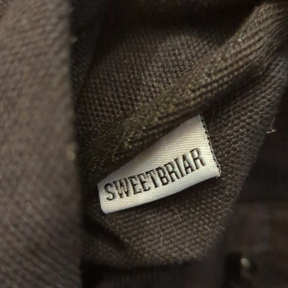 sweetbriar black messenger